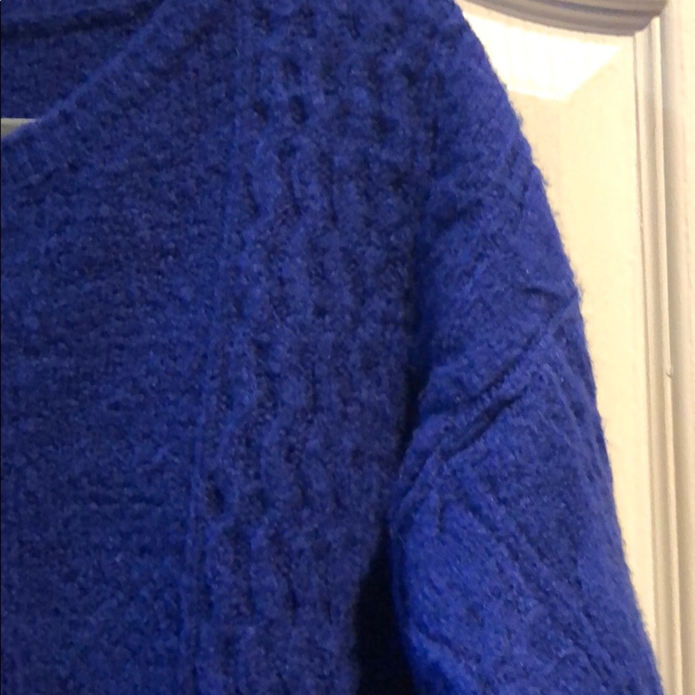 Sweater - Picture 2 of 6